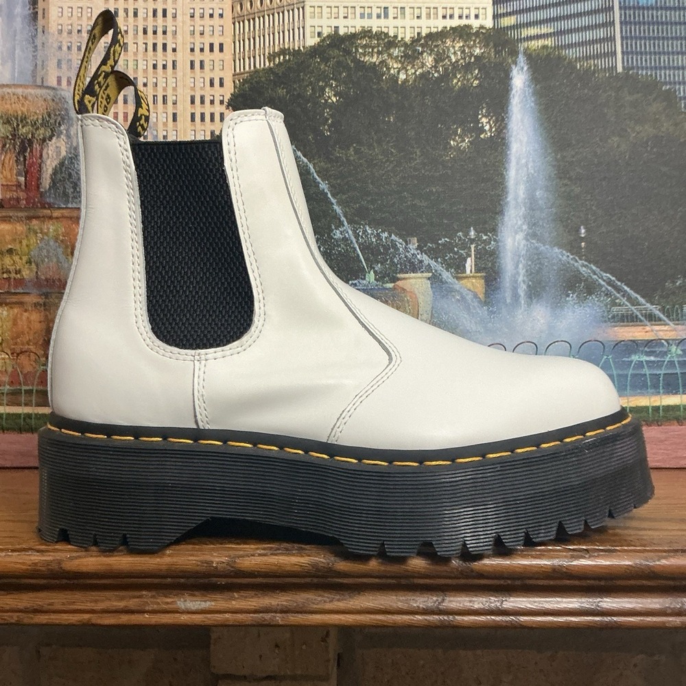 Doc Dr. Martens 2976 Quad Platform Chelsea Boots M 9 W 10 White Leather Pull On